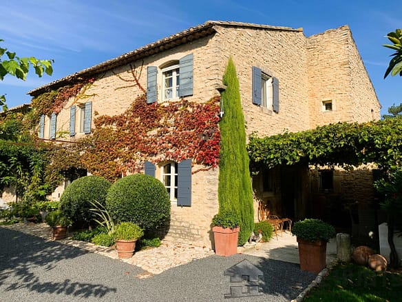 Villa/House For Sale in Menerbes 2