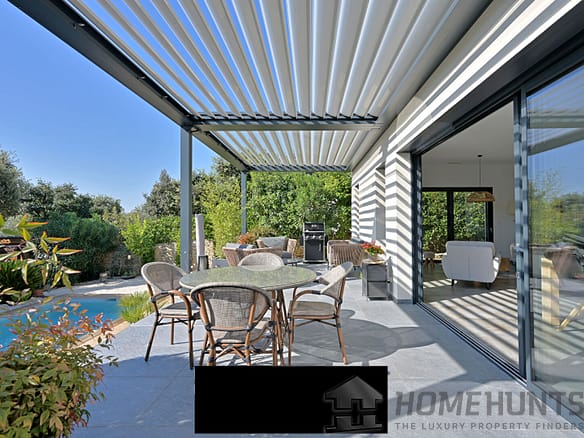 Villa/House For Sale in Uzes 3