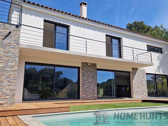 4 Bedroom Villa/House in Carqueiranne 14