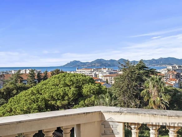 4 Bedroom Apartment in Cannes 26