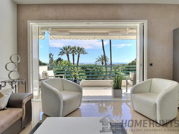 2 Bedroom Apartment in Cannes 8