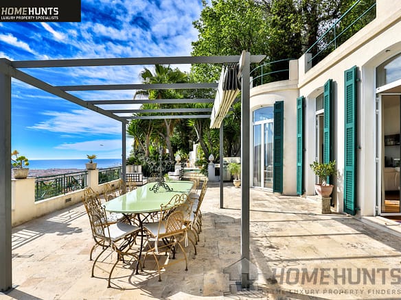 Villa/House For Sale in Nice - City 2