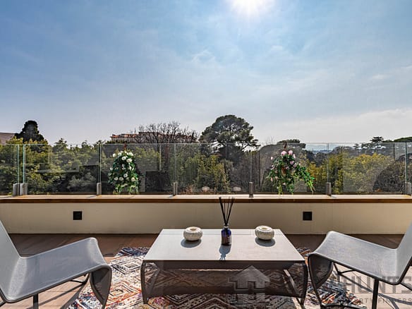 3 Bedroom Apartment in Cannes 9