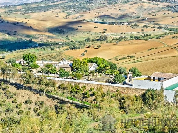 6 Bedroom Villa/House in Casarabonela 5