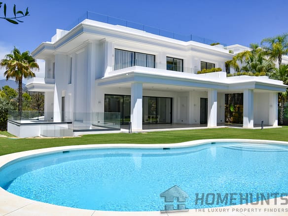 6 Bedroom Villa/House in The Golden Mile 14 6 Bedroom Villa/House in The Golden Mile 14