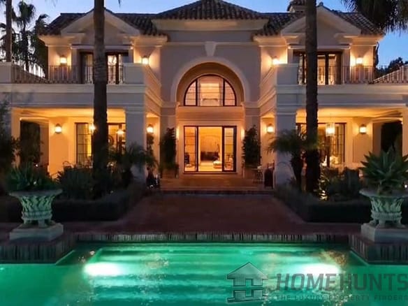 8 Bedroom Villa/House in Guadalmina Baja 16