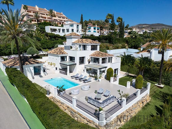 5 Bedroom Villa/House in Nueva Andalucía 9