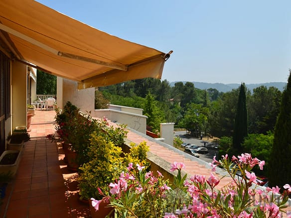 4 Bedroom Apartment in Aix En Provence 5