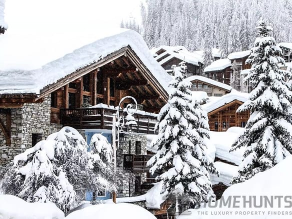 2 Bedroom Apartment in Val D'isere 3