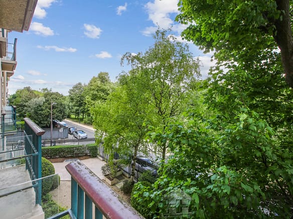 2 Bedroom Apartment in Paris 16th (Trocadéro – Etoile – Passy) 3