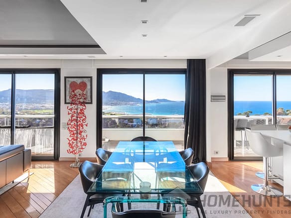 4 Bedroom Apartment in Marseille 6