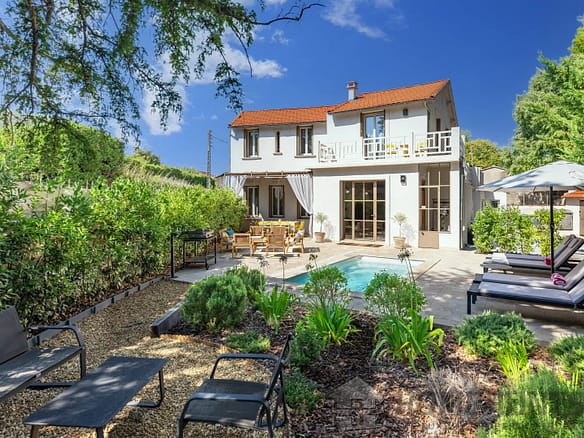 4 Bedroom Villa/House in St Remy De Provence 5