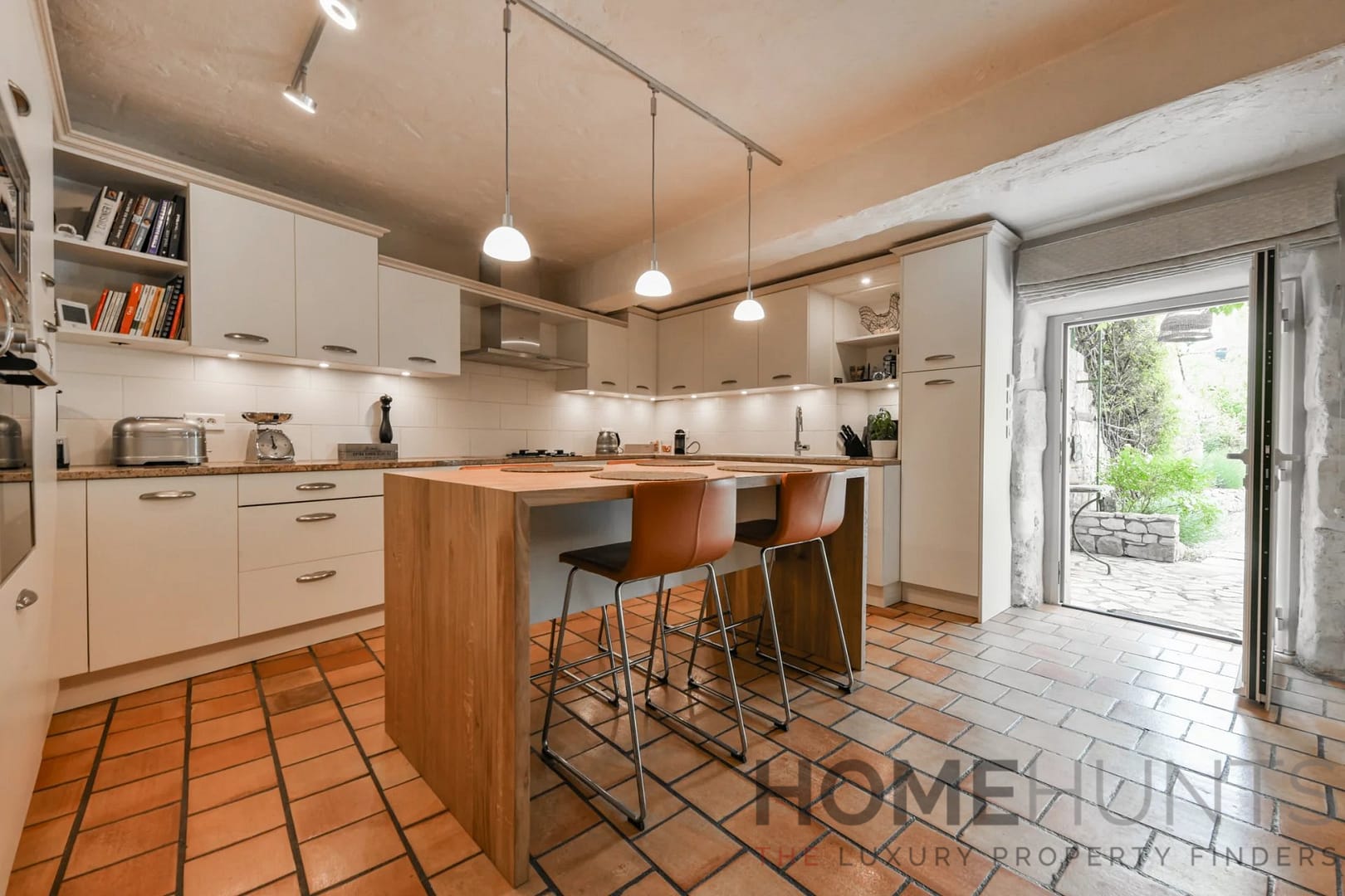 property_HH-15819947-16