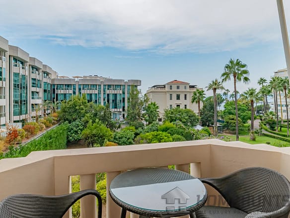 3 Bedroom Apartment in Cannes 5