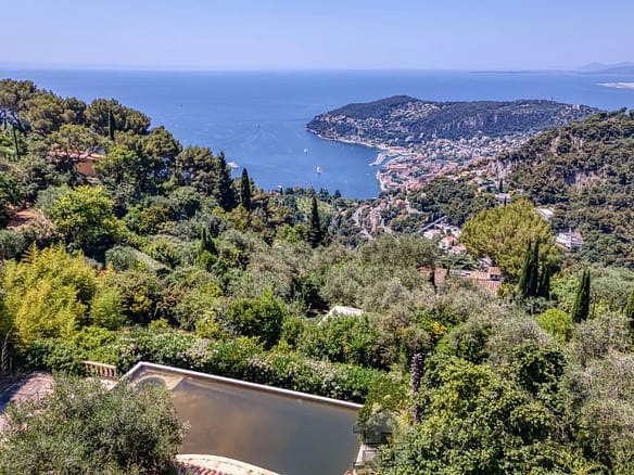 6 Bedroom Villa/House in Villefranche Sur Mer 24