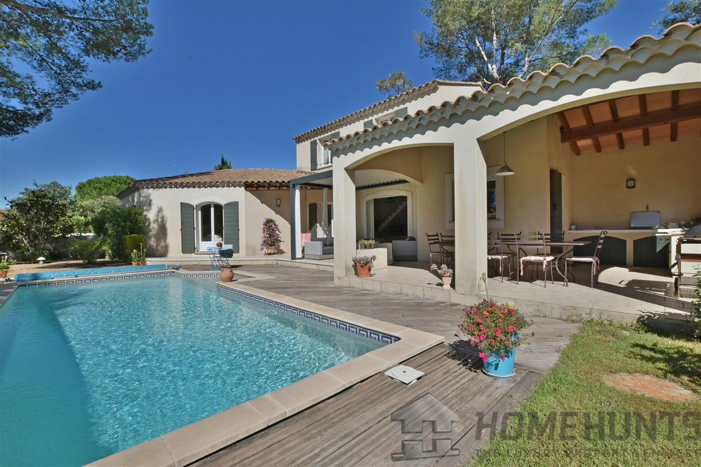 Villa/House For Sale in Nimes 5