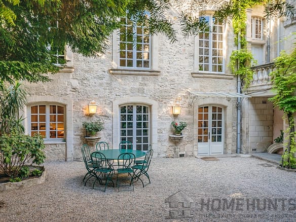Villa/House For Sale in Avignon 13