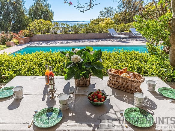 Villa/House For Sale in Le Golfe Juan 9