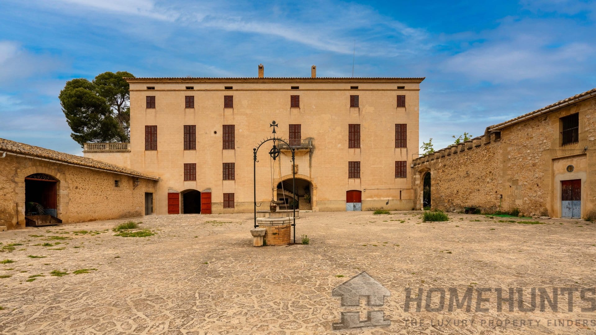 15 Bedroom Villa/House in Establiments 2