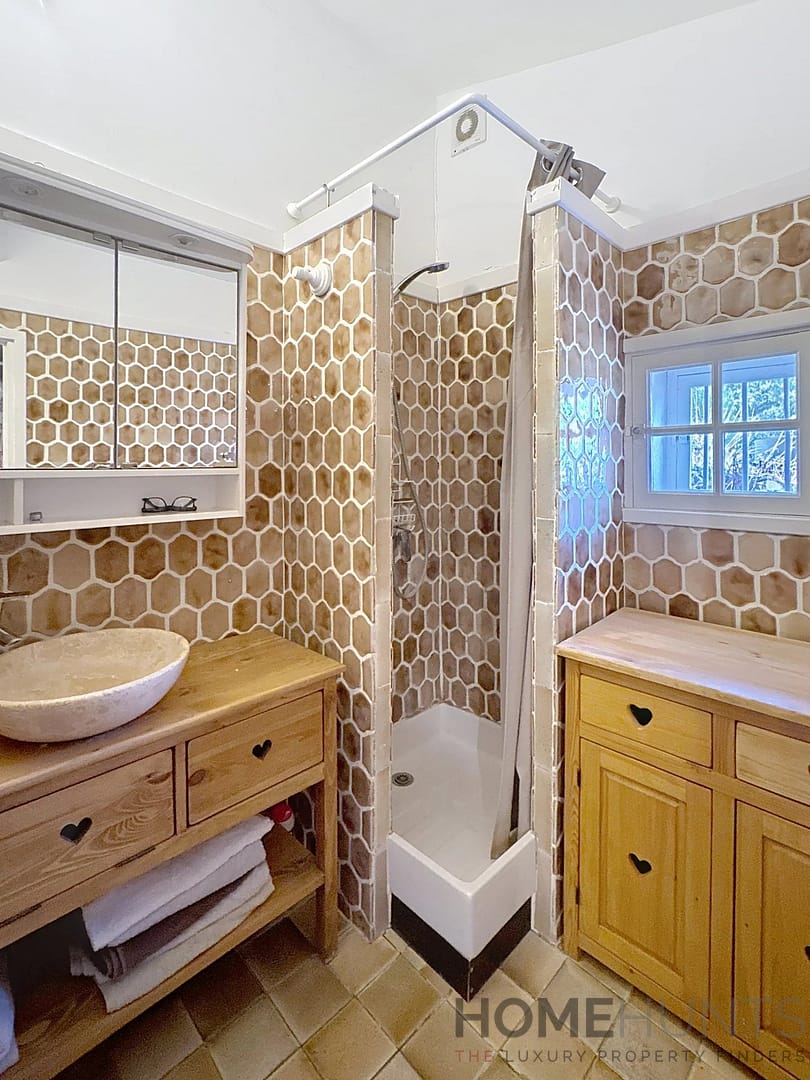 property_HH-15945301-17