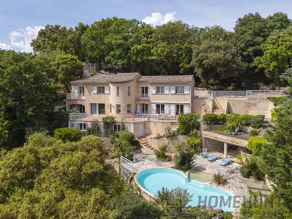 Villa/House For Sale in Frejus 2