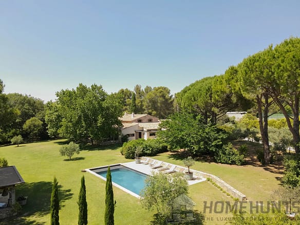 Villa/House For Sale in Aix En Provence 6