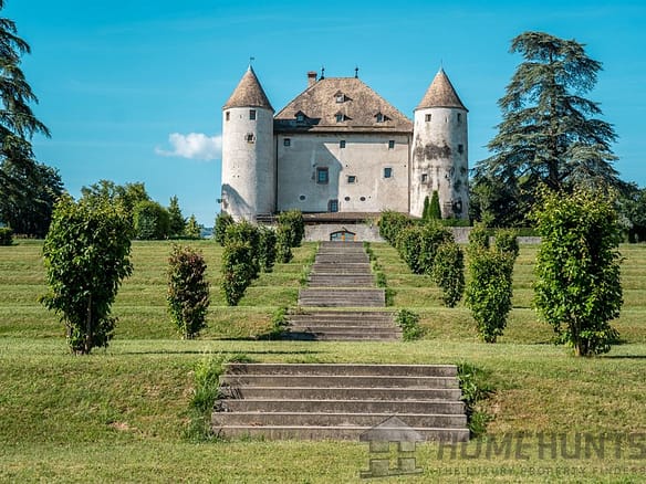 14 Bedroom Castle/Estates in Lully 2