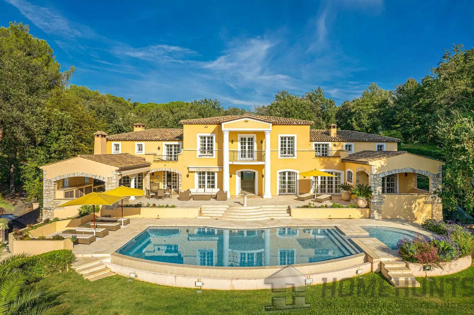 Villa/House For Sale in St Paul HH15343483