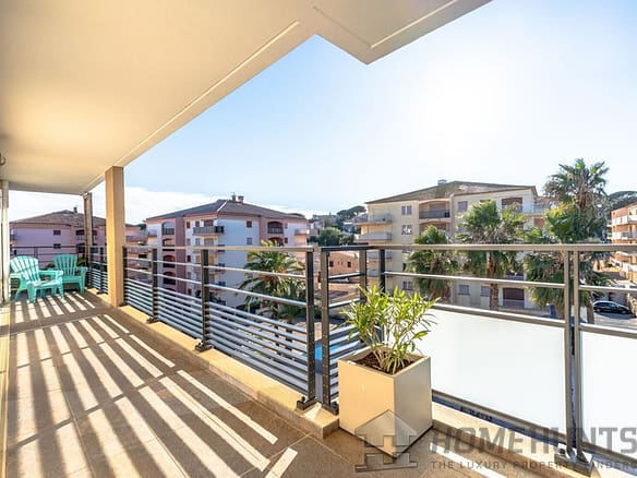 4 Bedroom Apartment in Ste Maxime 30