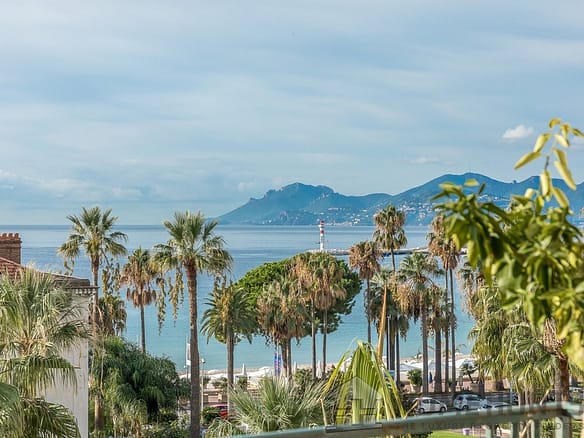 4 Bedroom Apartment in Cannes 10
