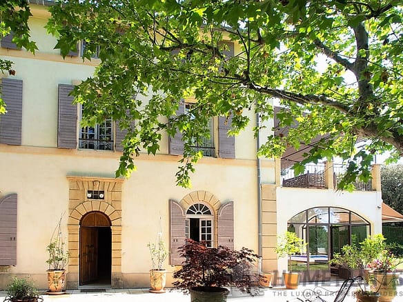 8 Bedroom Villa/House in Aix En Provence 2