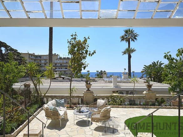 4 Bedroom Apartment in Cannes 22
