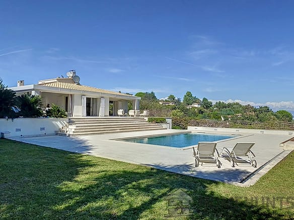 4 Bedroom Villa/House in Cannes 16