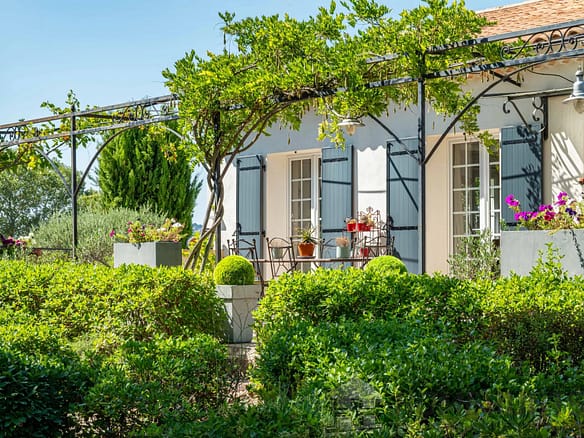 4 Bedroom Villa/House in Aix En Provence 4