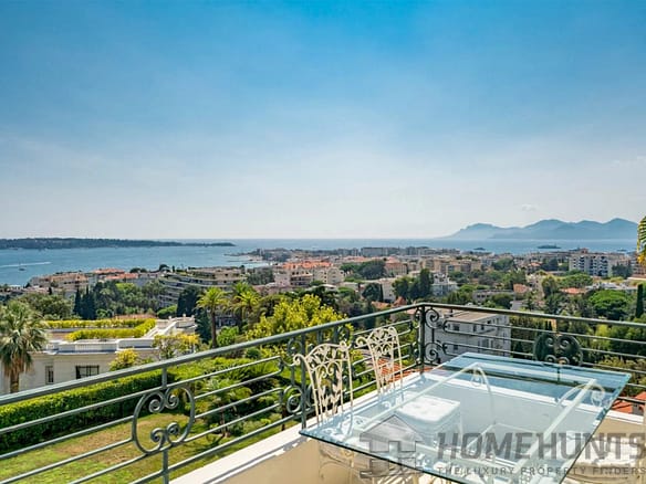 4 Bedroom Apartment in Cannes 2