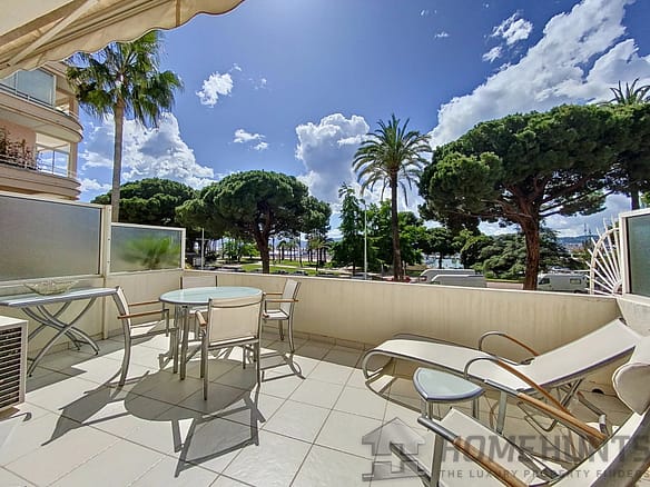 2 Bedroom Apartment in Cannes 26