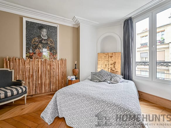 2 Bedroom Apartment in Paris 2nd (Opéra – Montorgueil) 2