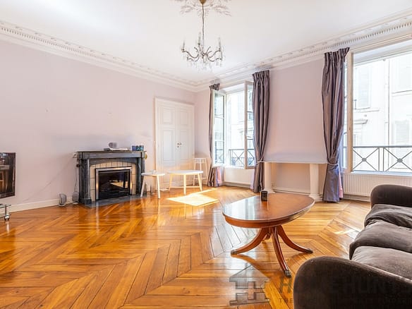 3 Bedroom Apartment in Paris 6th (Saint Germain des Prés – Luxembourg) 36