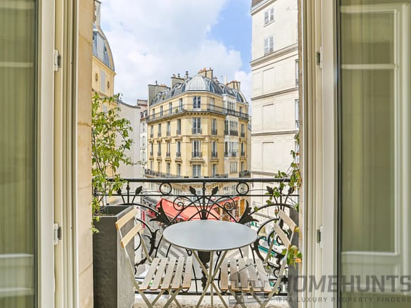 2 Bedroom Apartment in Paris 1st (Louvre – Vendôme) 40
