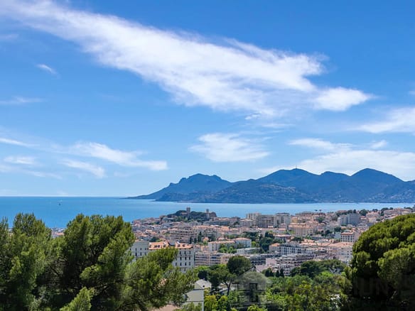 4 Bedroom Villa/House in Cannes 4