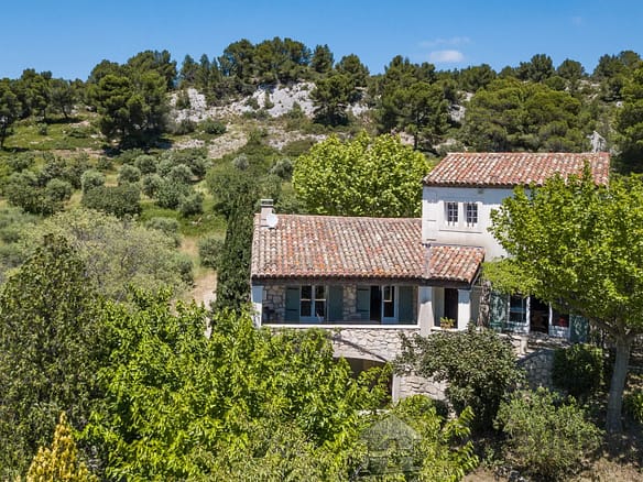 3 Bedroom Villa/House in Maussane Les Alpilles 2