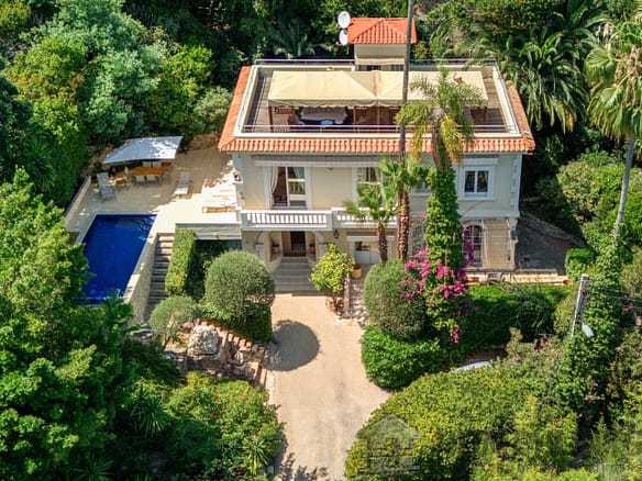 Villa/House For Sale in Le Golfe Juan 2