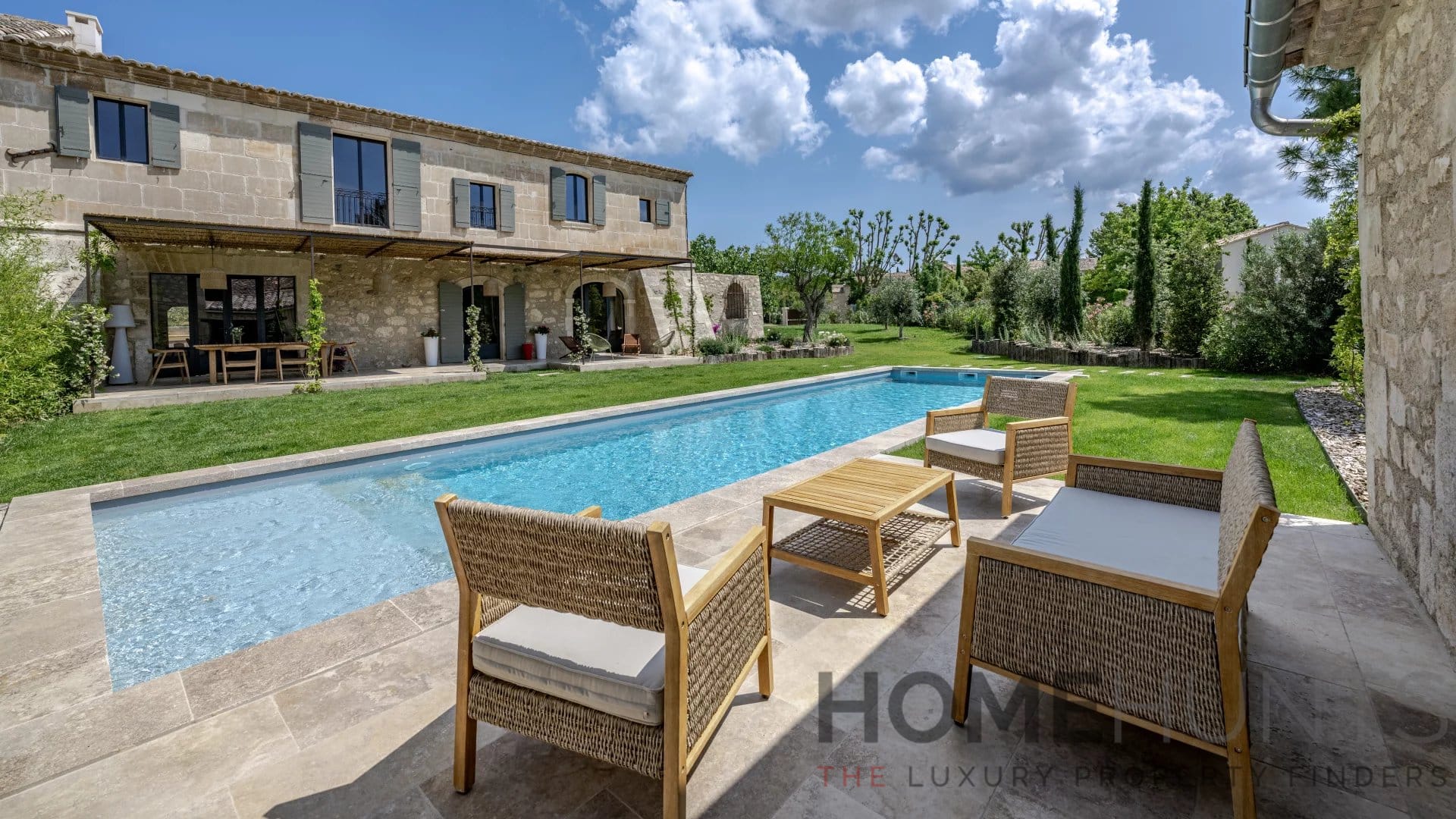 Villa/House For Sale in Maussane Les Alpilles HH15399391