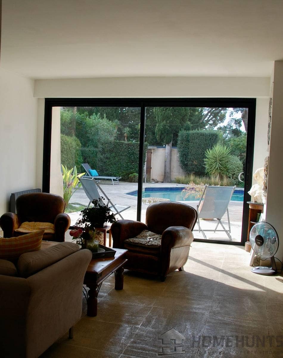 Villa/House For Sale in Cassis HH14759153