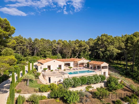 4 Bedroom Villa/House in Cabris 4