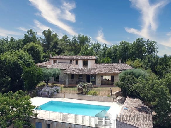 6 Bedroom Villa/House in Montauroux 30