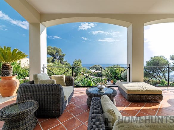 4 Bedroom Villa/House in La Turbie 9