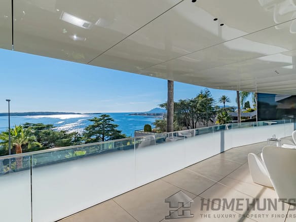 3 Bedroom Apartment in Cannes 3