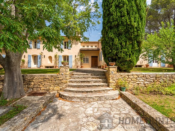 Villa/House For Sale in Aix En Provence 12