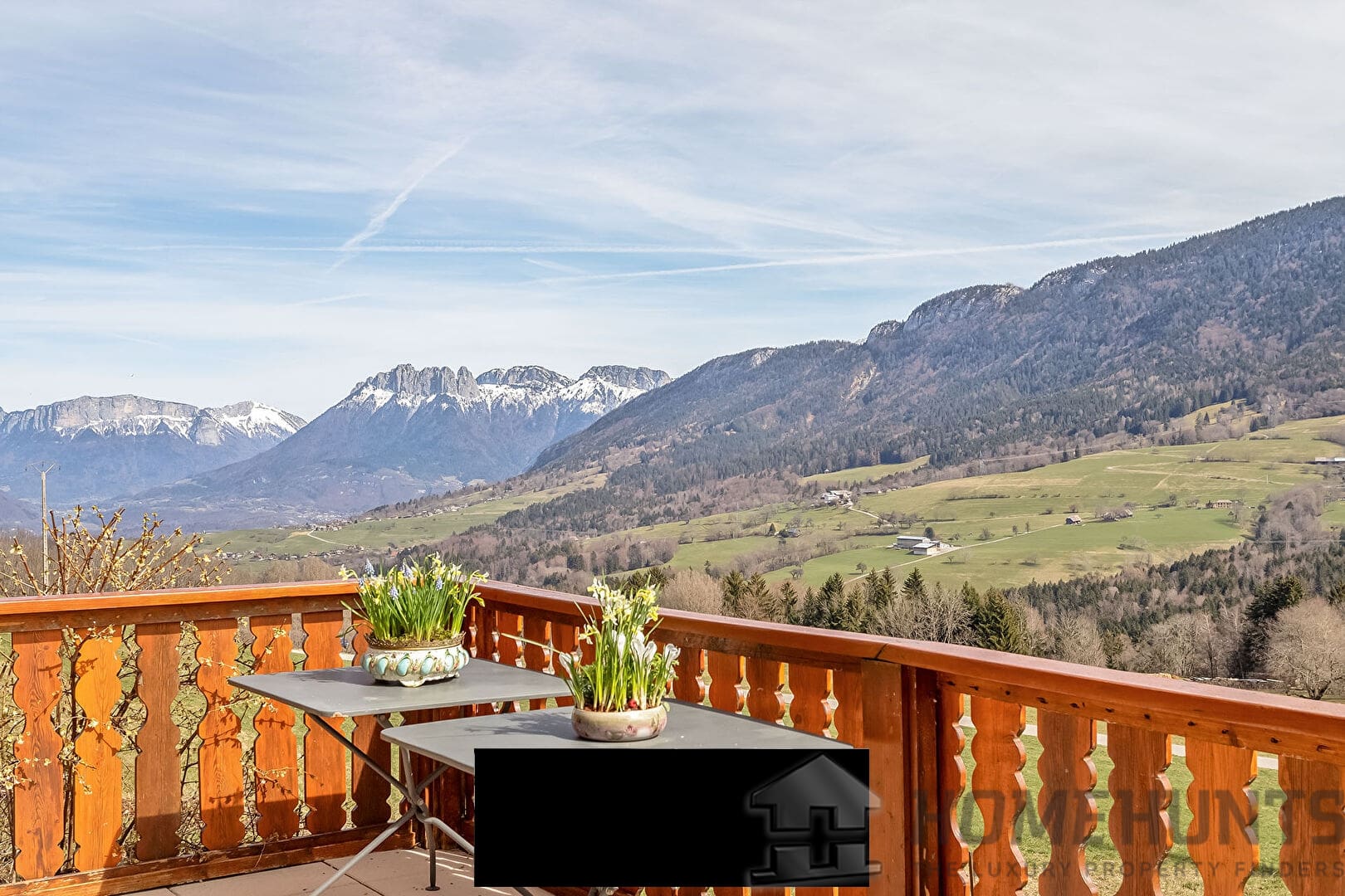 Villa/House For Sale in Leschaux 10